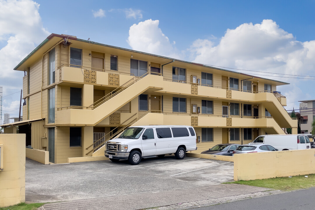 1747 Young St in Honolulu, HI - Building Photo