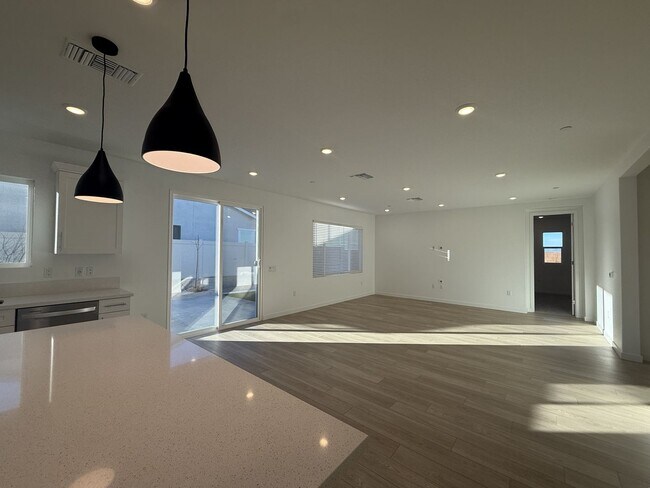 42965 56th St W in Lancaster, CA - Building Photo - Building Photo