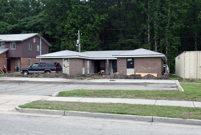 Creekwood South in Wilmington, NC - Building Photo - Building Photo