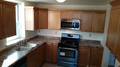Radnor Manor in Fair Lawn, NJ - Building Photo - Building Photo