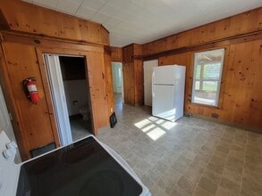 105 Seymour St in Kaukauna, WI - Building Photo - Building Photo