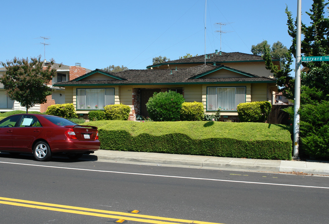 700 Harvard Ave in Santa Clara, CA - Building Photo