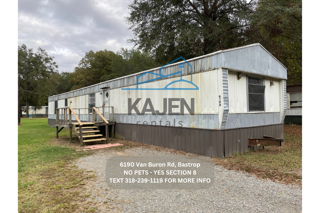 6190 Van Buron Rd in Bastrop, LA - Building Photo