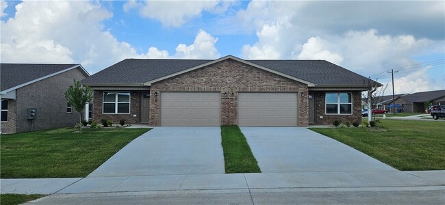 6813 NW Trevy St in Bentonville, AR - Building Photo - Building Photo
