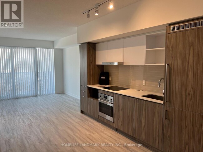 55-2755 Cooper St in Toronto, ON - Building Photo - Building Photo