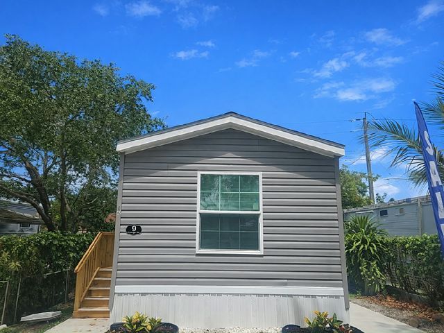 property at 9 George St