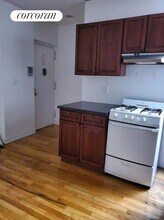 208 E 7th St in New York, NY - Building Photo - Building Photo