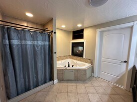 646 SW 37th St in Pendleton, OR - Building Photo