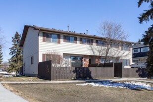 175 Manora Pl NE in Calgary, AB - Building Photo
