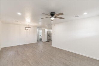 566 Parkhill Cir in Newcastle, OK - Building Photo - Building Photo