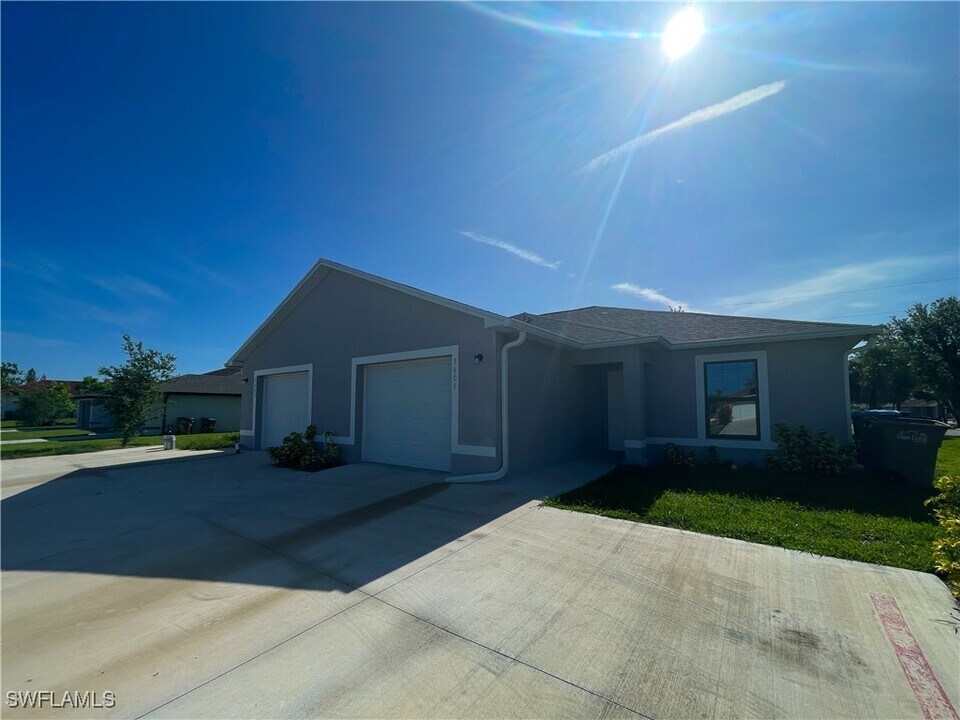 3605 SW 8th Pl in Cape Coral, FL - Building Photo