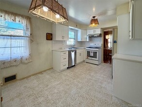 24-14 215th St in Queens, NY - Building Photo - Building Photo