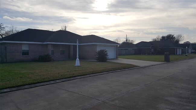 property at 516 Shannon's Way