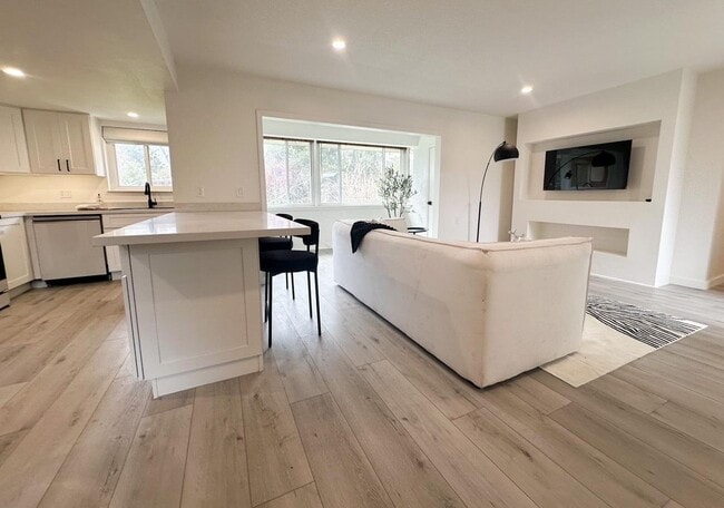 14225 Lora Dr in Los Gatos, CA - Building Photo - Building Photo