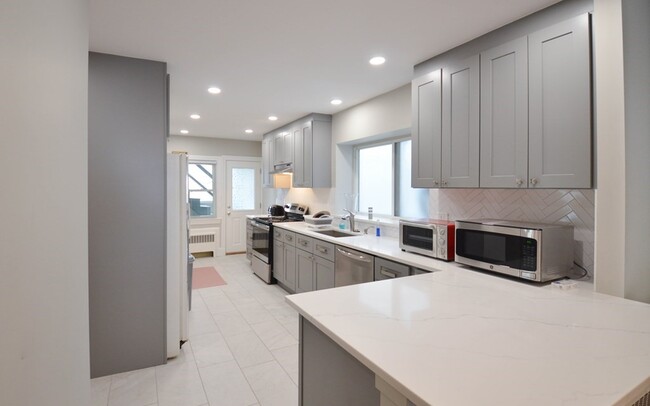 142 Salisbury Rd, Unit 1