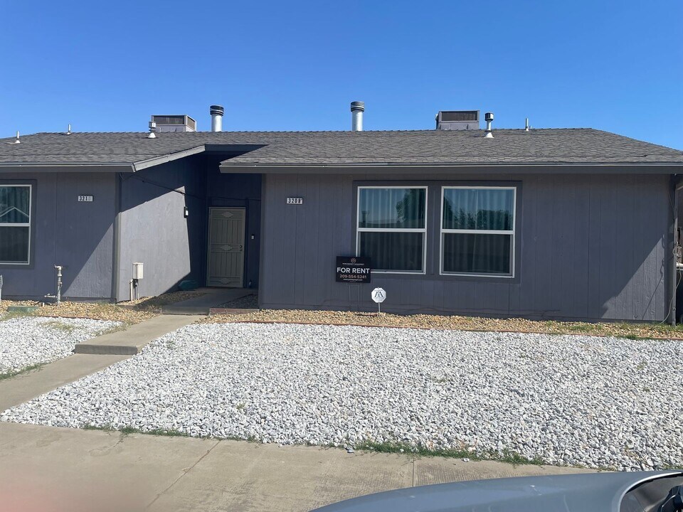 3208 Nashville Ct in Merced, CA - Building Photo