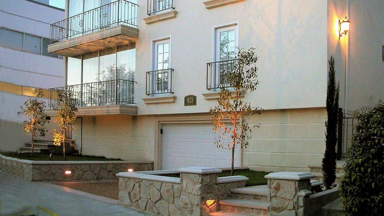 813 15th St in Santa Monica, CA - Building Photo