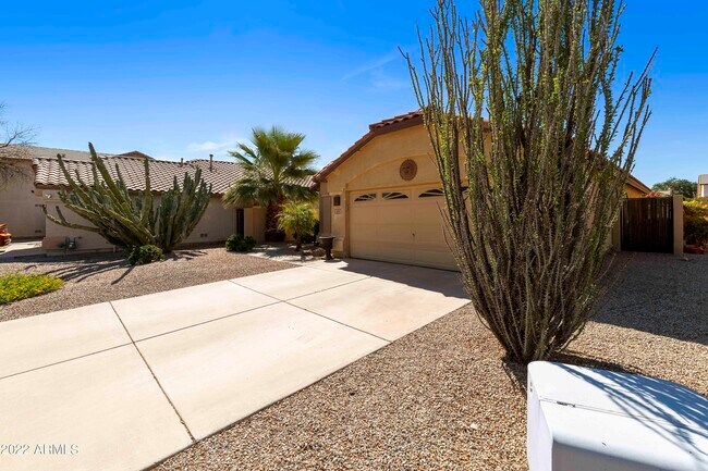 property at 519 E Devon Dr