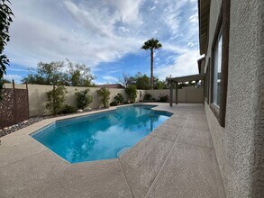 10999 Turlington Ln in Las Vegas, NV - Building Photo - Building Photo