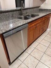 281 Juana Ave, Unit 309 in San Leandro, CA - Building Photo - Building Photo