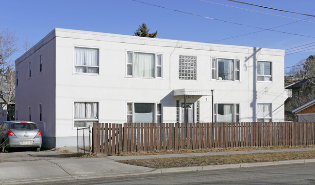 536 7th Ave NW in Calgary, AB - Building Photo - Primary Photo