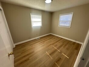 7058 Regalwood Ct in Thomasville, NC - Building Photo - Building Photo