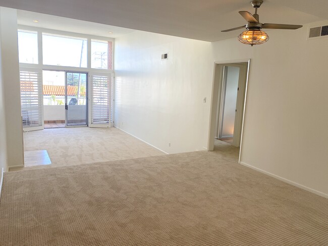 854 18th St, Unit 12 in Santa Monica, CA - Foto de edificio - Building Photo