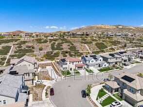 28657 Windbreak Tr in Santa Clarita, CA - Building Photo - Building Photo