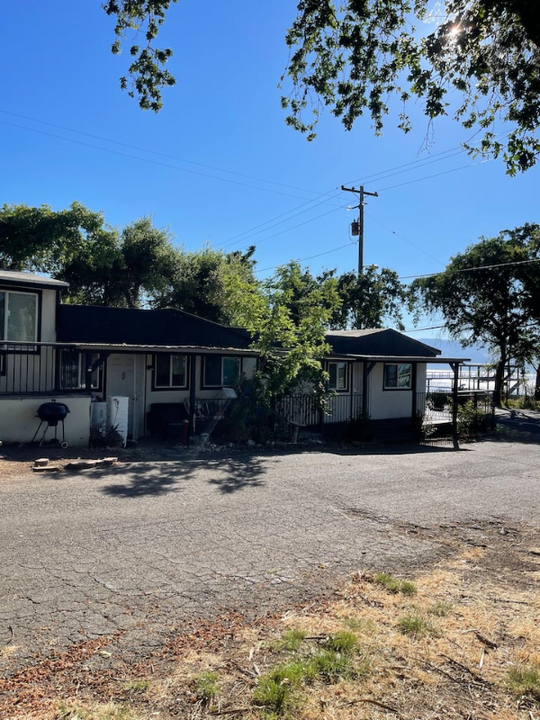 3345 Lakeshore Blvd in Lakeport, CA - Building Photo