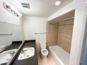 Gateway Place in Surrey, BC - Building Photo - Building Photo