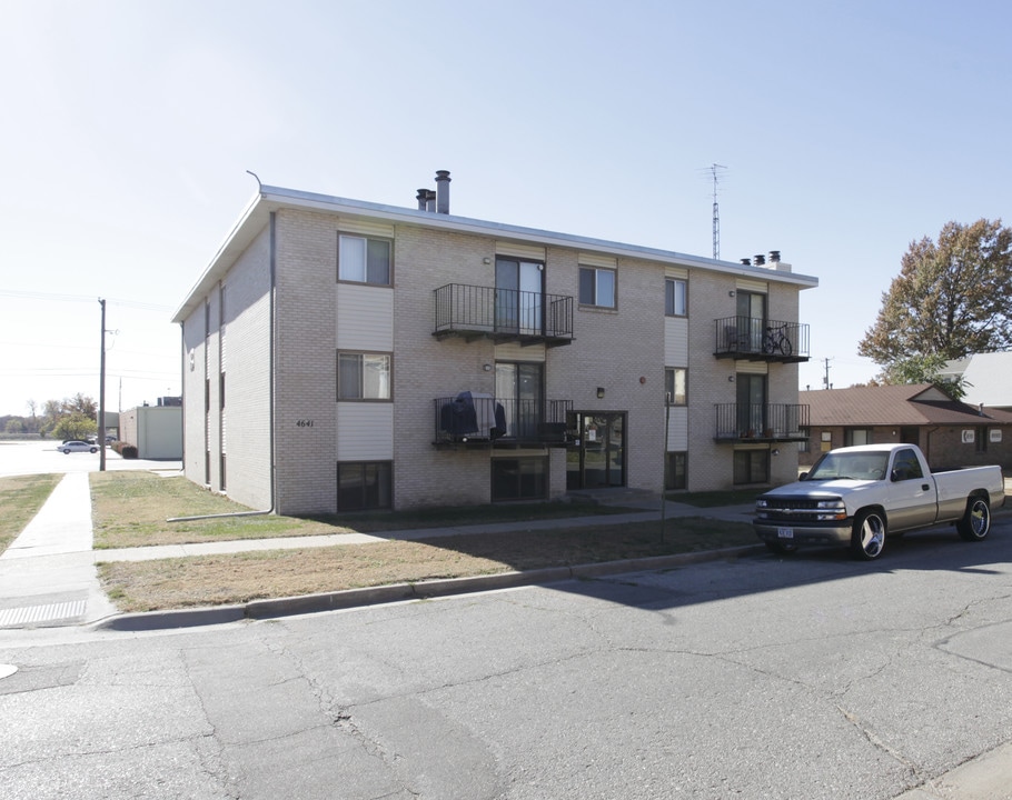 4641 Huntington Ave in Lincoln, NE - Foto de edificio