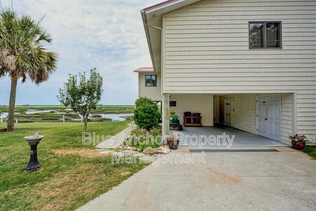 337 Dogwood Ln E in Hampstead, NC - Building Photo - Building Photo