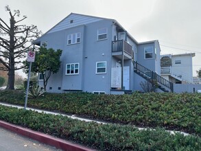 3860-3860 Valleybrink Rd in Los Angeles, CA - Building Photo - Building Photo