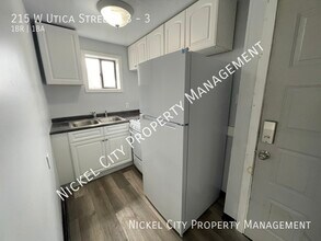 215 W Utica St in Buffalo, NY - Building Photo - Building Photo