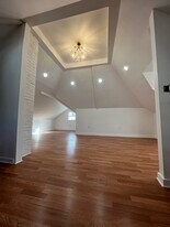 15 Irma Ave, Unit #2 in Port Washington, NY - Building Photo