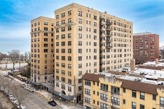 Parkshore Apartments in Chicago, IL - Building Photo - Primary Photo