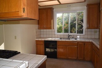 6146 S Pacific Coast Hwy in Redondo Beach, CA - Foto de edificio - Building Photo