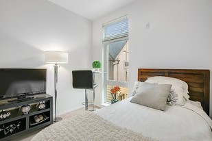422 11th Ave - Amazing Remodeled Studios! in Seattle, WA - Building Photo