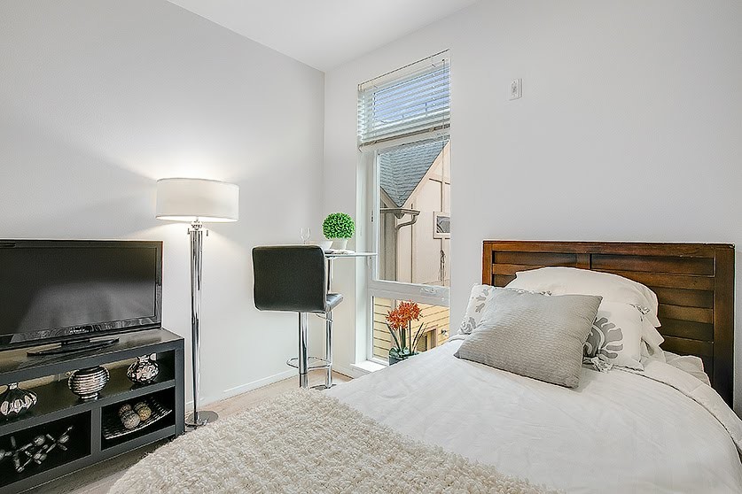 422 11th Ave - Amazing Remodeled Studios! in Seattle, WA - Foto de edificio