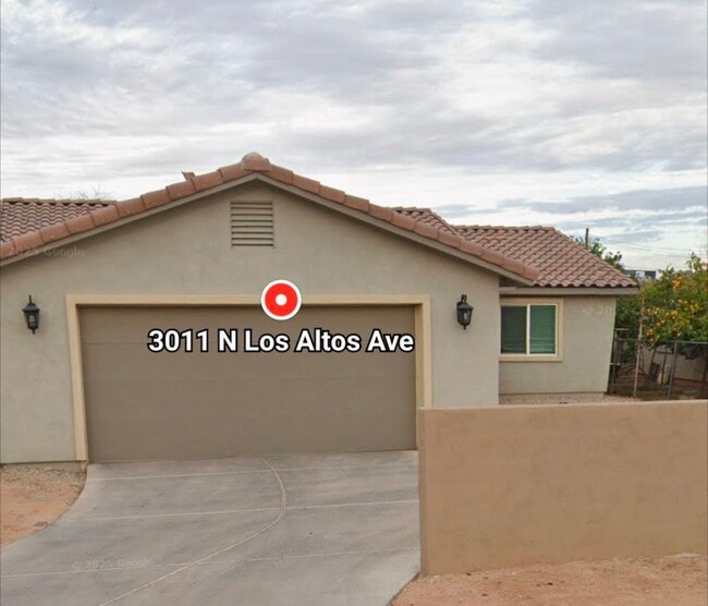 property at 3011 N Los Altos Ave