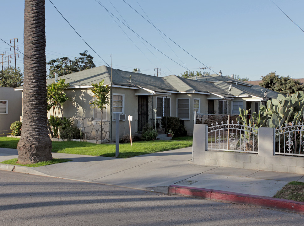 6163 Carmelita Ave in Huntington Park, CA - Building Photo