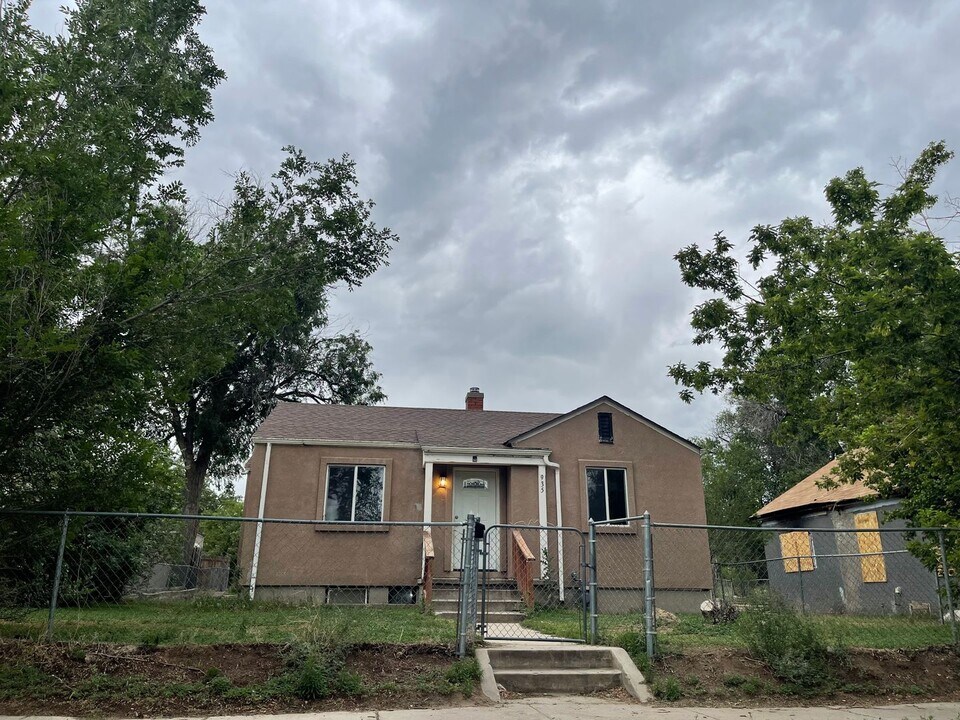 935 E Vermijo Ave in Colorado Springs, CO - Building Photo