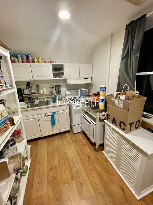 7 Jay St, Unit 3 in Somerville, MA - Foto de edificio - Building Photo