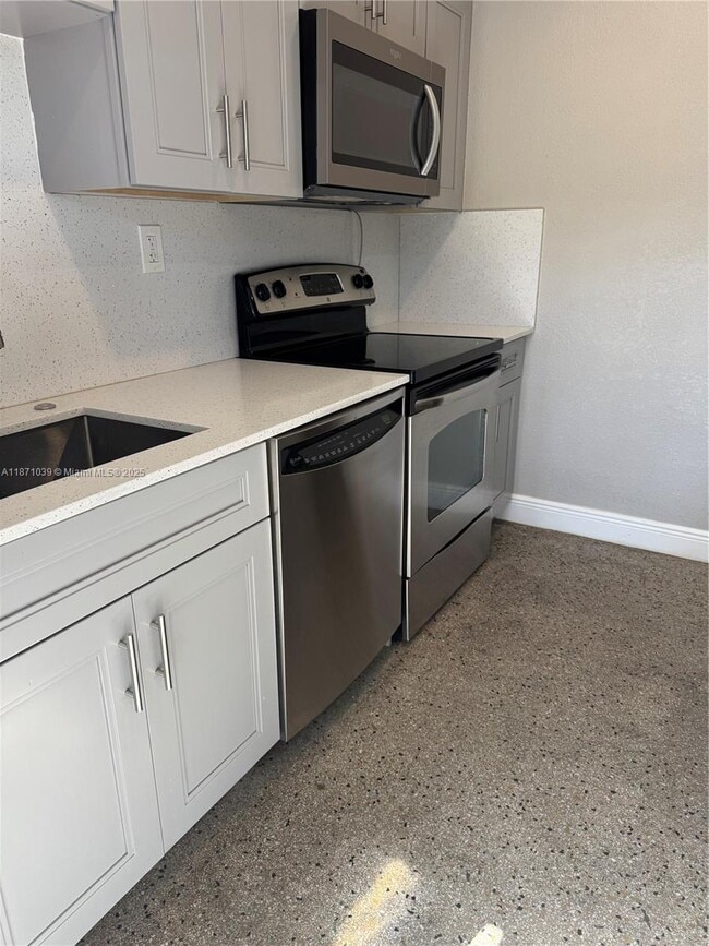 521 N 20th St in Fort Pierce, FL - Building Photo - Building Photo