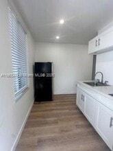 1122 SW 17th Ave in Miami, FL - Building Photo - Building Photo