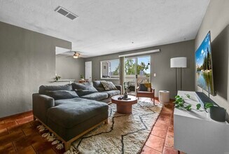 119 Mangano Cir in Encinitas, CA - Foto de edificio - Building Photo