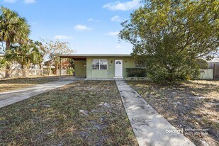 865 Canada St NE in Palm Bay, FL - Building Photo