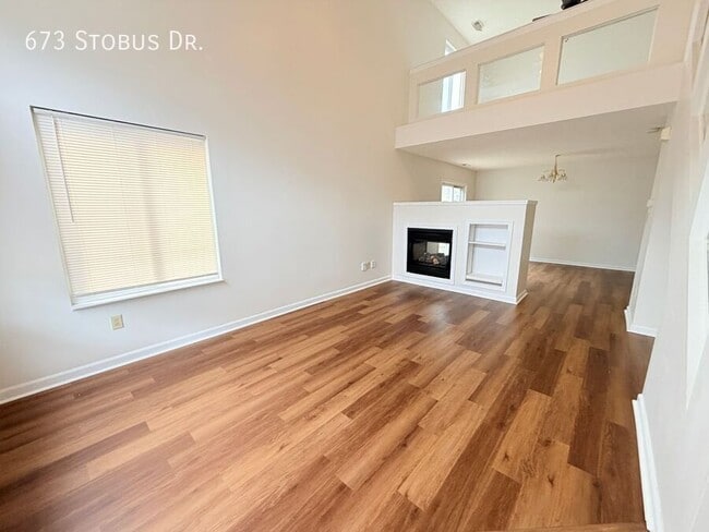 673 Stobus Dr in Greenwood, IN - Building Photo - Building Photo