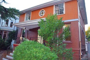 741 18th Ave E in Seattle, WA - Building Photo