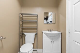 14 Artillery Ln in Nashua, NH - Building Photo - Building Photo